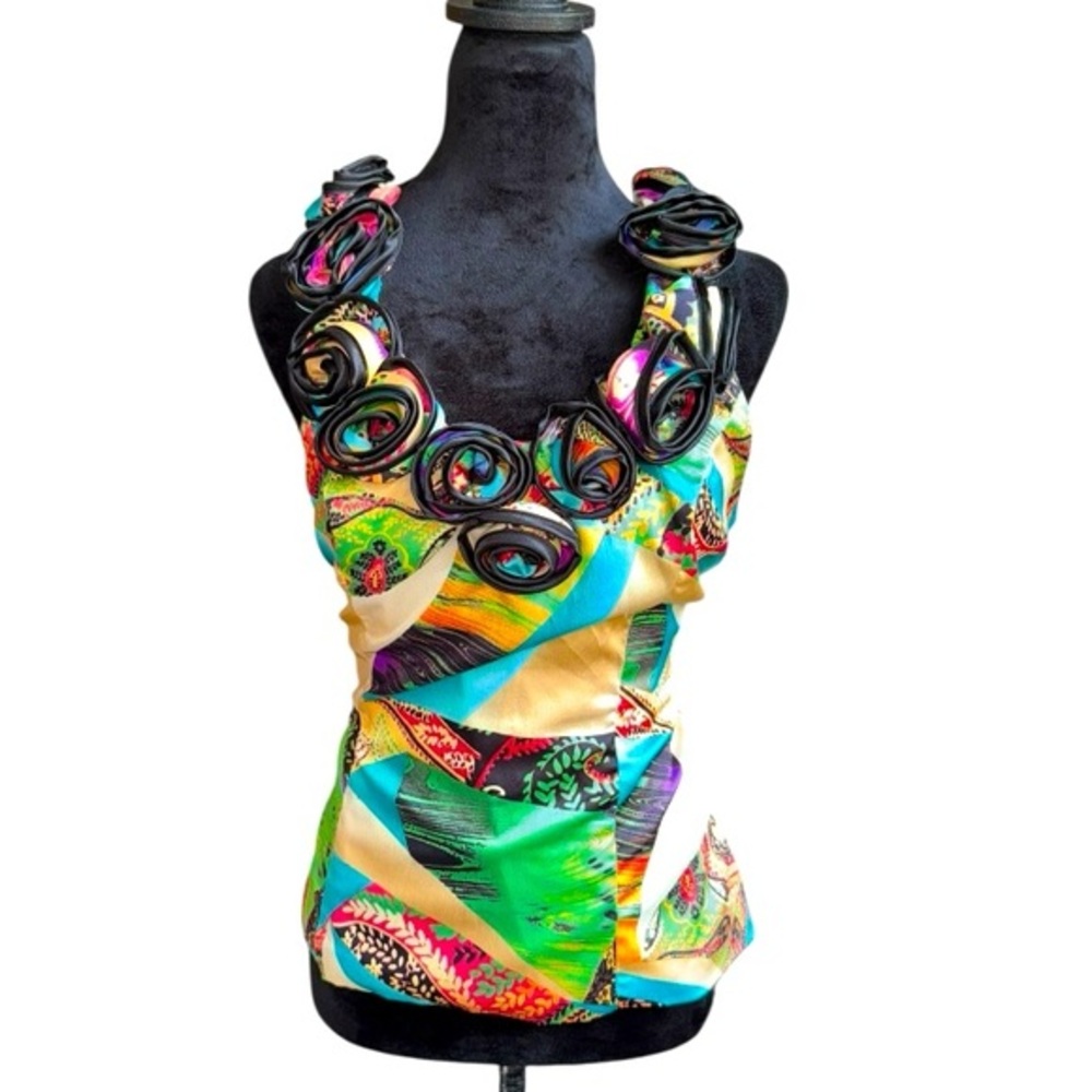 Y2K RARE-Rose appliqué v-neck line geometric‎ art multicolored top size Large